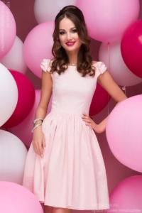 Короткое платье нежно-розового цвета с бантиками на плечах купить в Воронеже