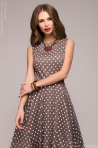 Платье цвета мокко в горошек длины миди в стиле ретро купить в интернет-магазине
