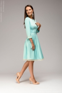 Платье длины мини мятного цвета с кружевной отделкой и рукавами 3/4 купить в интернет-магазине