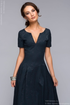 Вечернее платье макси темно-синего цвета с вырезом на груди купить в интернет-магаине