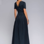 Вечернее платье макси темно-синего цвета с вырезом на груди dm00383db-4
