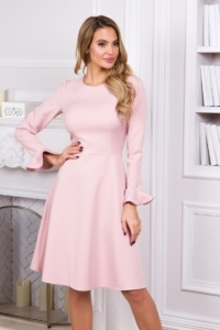 Нежно-розовое платье с расклешенной юбкой и длинными рукавами купить в Воронеже