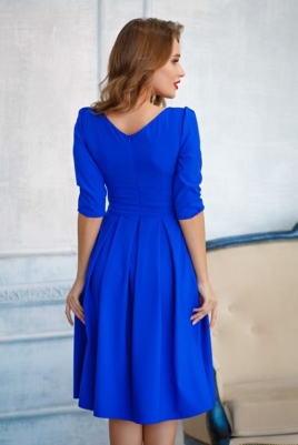 Платье цвета электрик длины миди с пышной юбкой и рукавами 3/4 купить в интернет-магазине