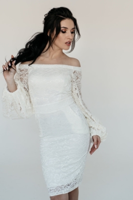 Белое гипюровое платье с открытыми плечами и пышными рукавами купить в Воронеже