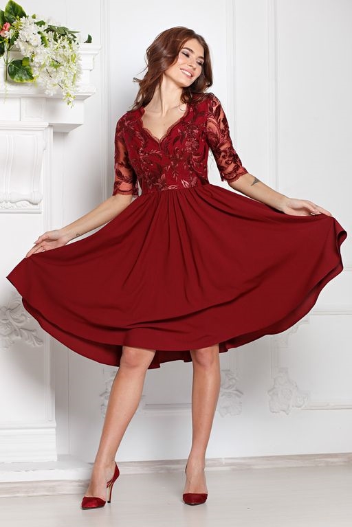 Коктейльное платье цвета марсала с пышной юбкой и кружевным верхом купить в интернет-магазине