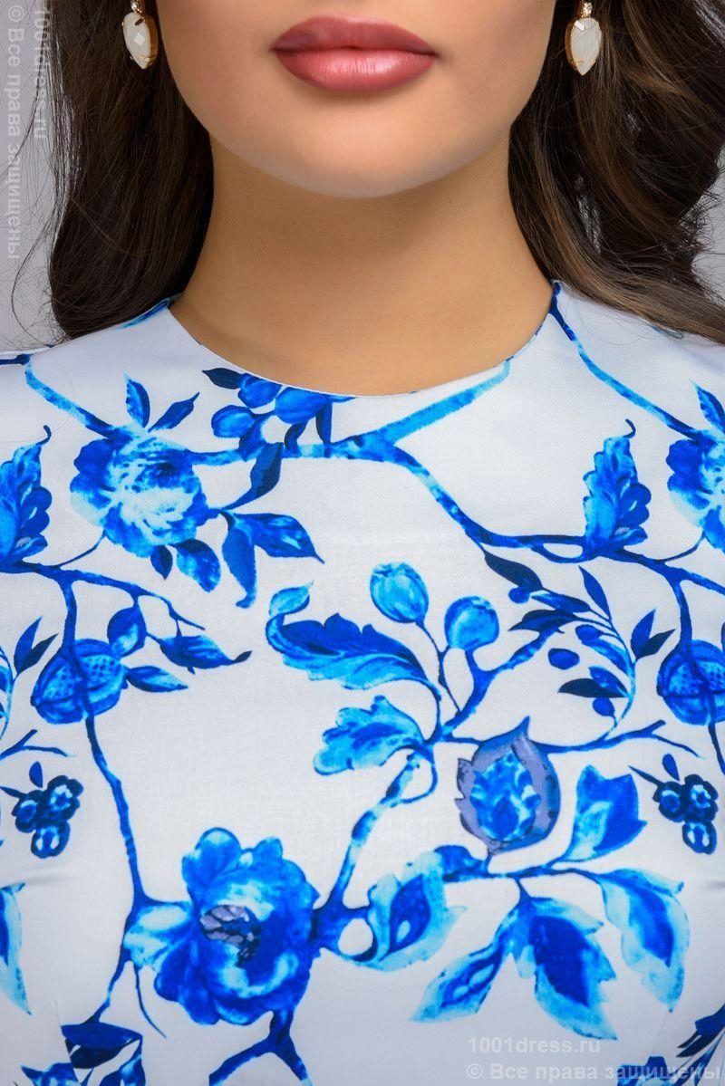 Купить Короткое белое платье с голубым цветочным принтом и рукавами 3/4 в магазине женской одежды в Воронеже
