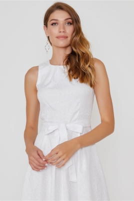 Белое платье из жаккарда с асимметричной юбкой и вырезом на спине заказать с примеркой