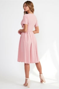Заказать Нежно-розовое платье миди с декольте и пышной юбкой в интернет-магазине