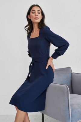 Темно-синее платье с длинными рукавами и расклешенной юбкой купить в интернет-магазине