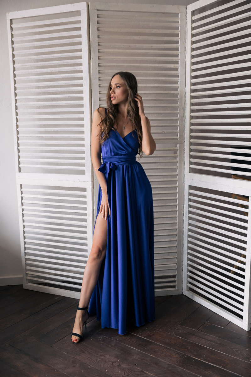 Синее вечернее платье в греческом стиле на тонких бретелях в интернет-магазине купить